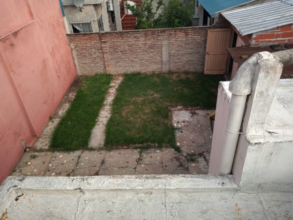 Casa en lote propio de 3 amb, fondo  y terraza