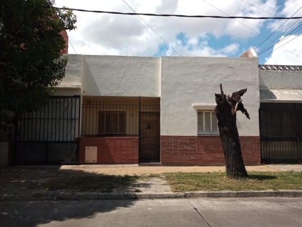 Casa en lote propio de 3 amb, fondo  y terraza