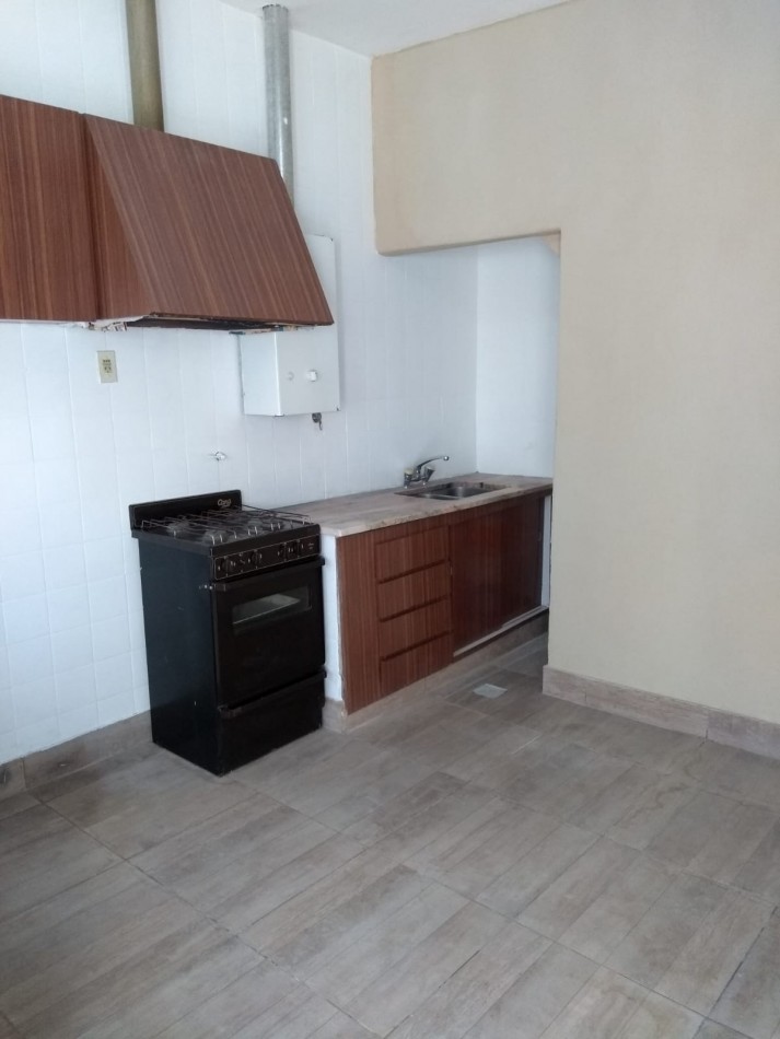 PH 4 amb, con patio y terraza