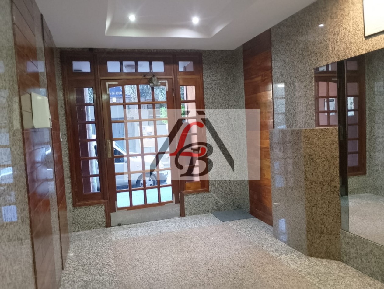 Alquiler de departamento de 2 Amb, al frente con balcon, en el centro de Ramos Mejia.