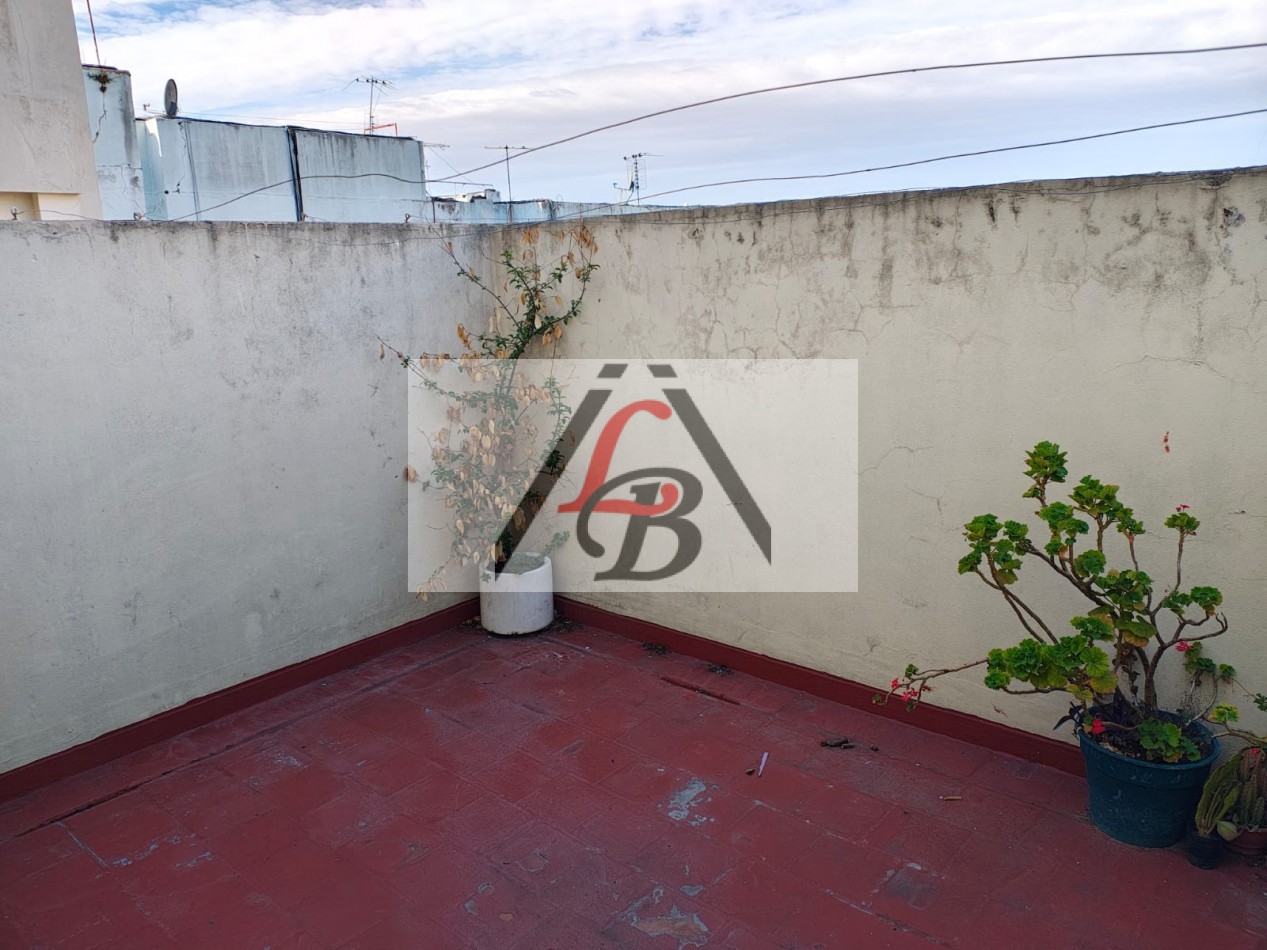 Alquiler. Departamento de 3 amb. sobre Av. Gaona, Ramos Mejia