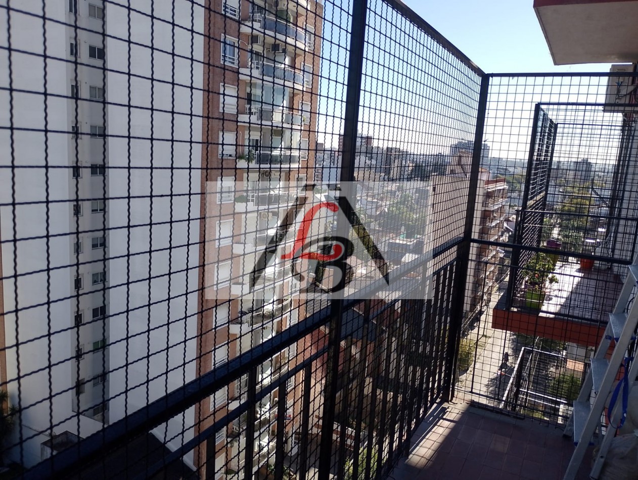Alquiler de departamento de 2 Amb, al frente con balcon, en el centro de Ramos Mejia.