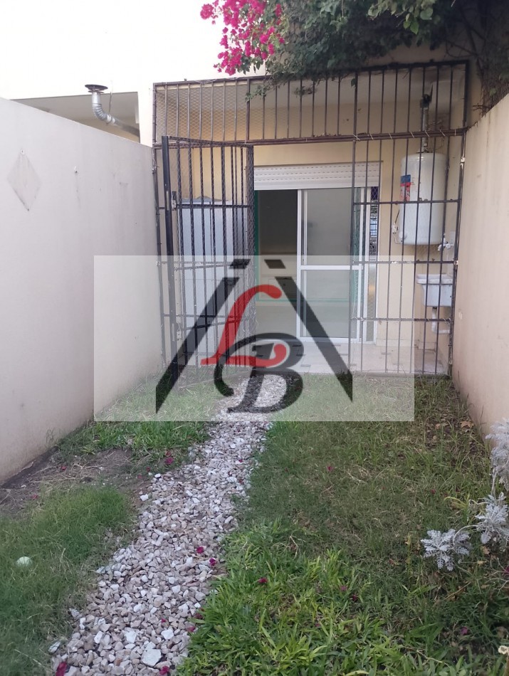 Alquier PH en Planta baja, con entrada de auto y fondo