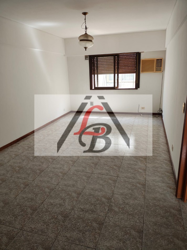 Alquiler. Departamento de 3 amb. sobre Av. Gaona, Ramos Mejia