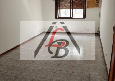 Alquiler. Departamento de 3 amb. sobre Av. Gaona, Ramos Mejia